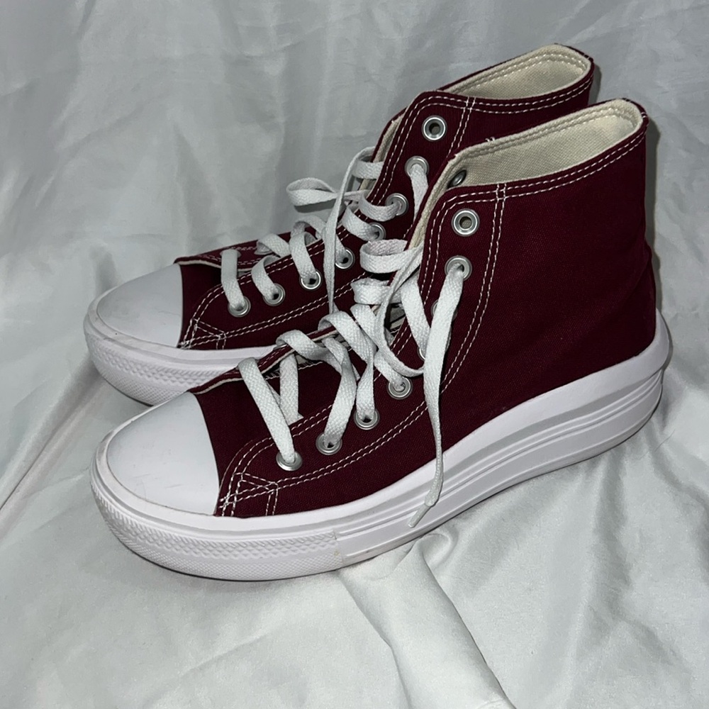 NWOT CONVERSE MOVE PLATFORM